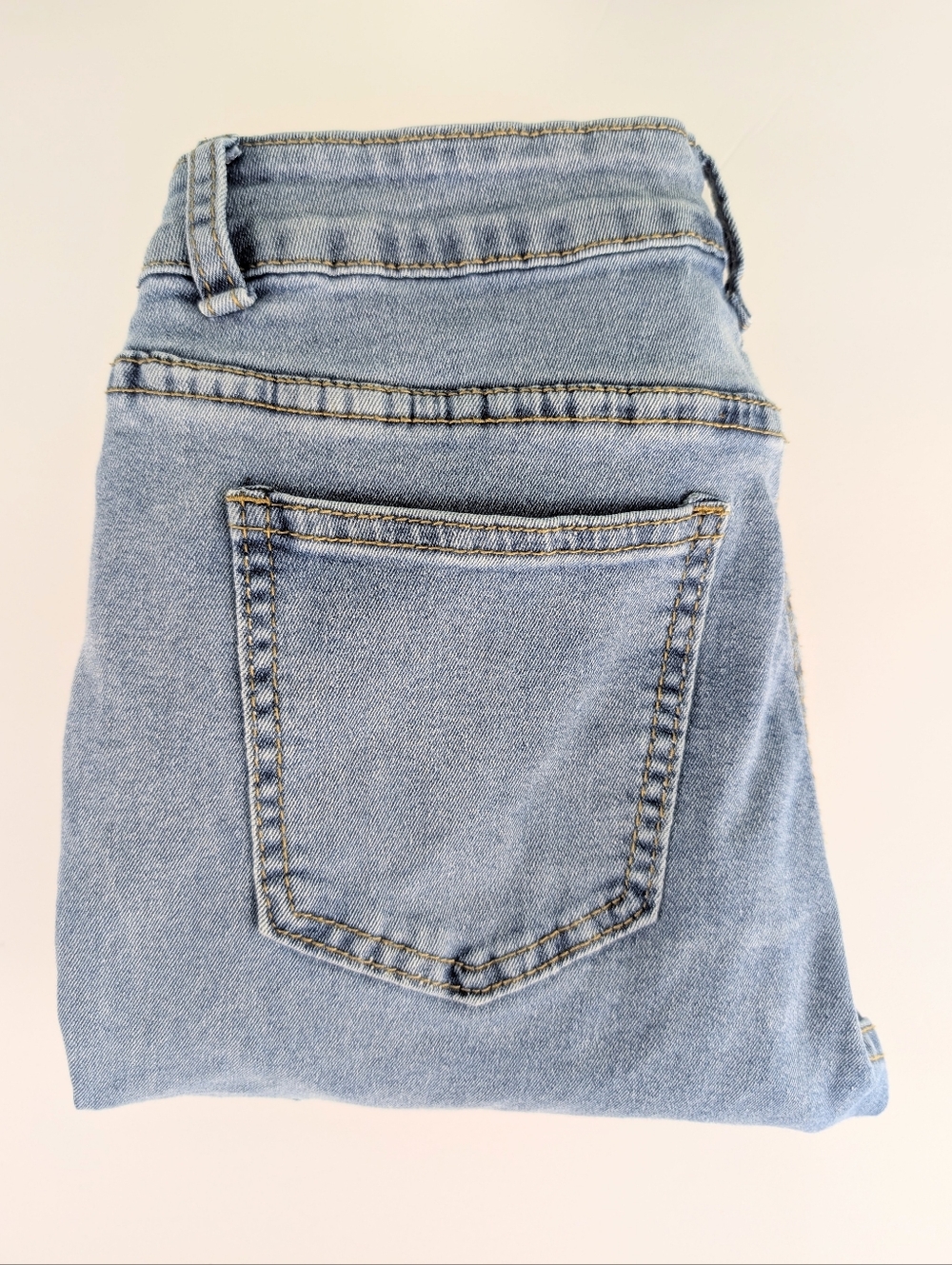 3 Light Blue Ruched Cargo Jeans (Size: Small) 1lb 3.7oz
